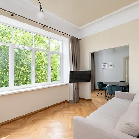 Park Avenue By Hostlovers