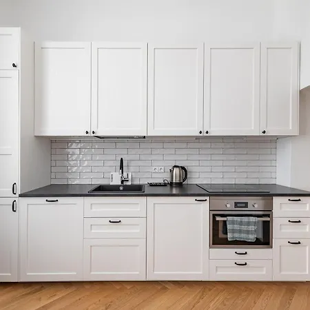 Park Avenue By Hostlovers Lägenhet