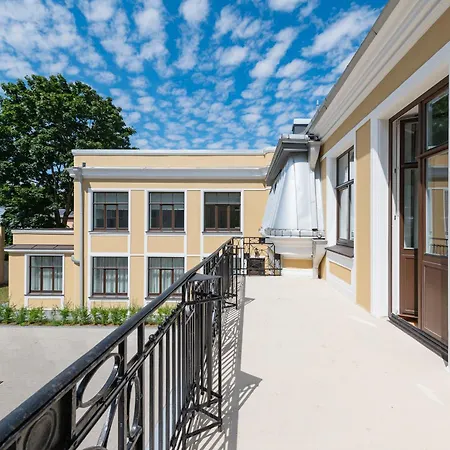 Park Avenue By Hostlovers