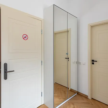 Lägenhet Park Avenue By Hostlovers