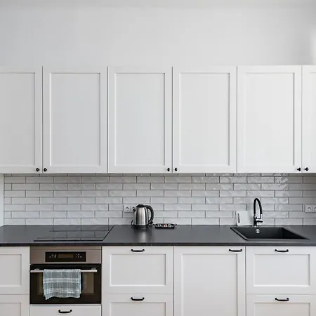 Park Avenue By Hostlovers