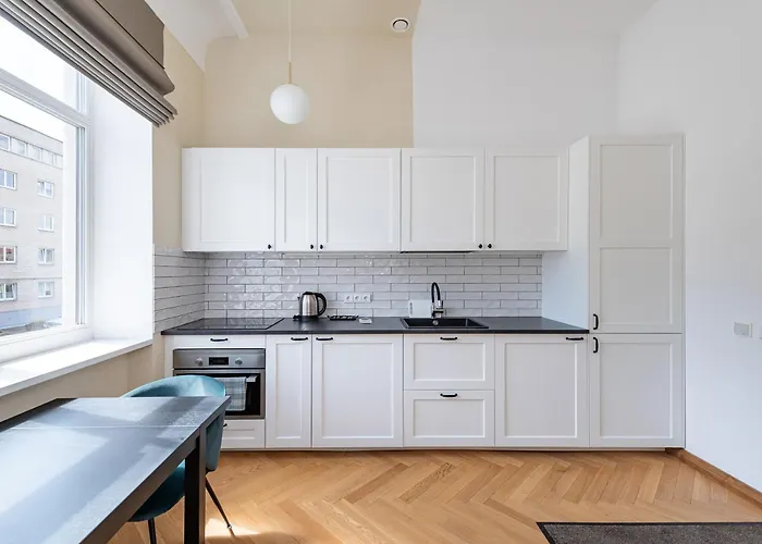 Park Avenue By Hostlovers