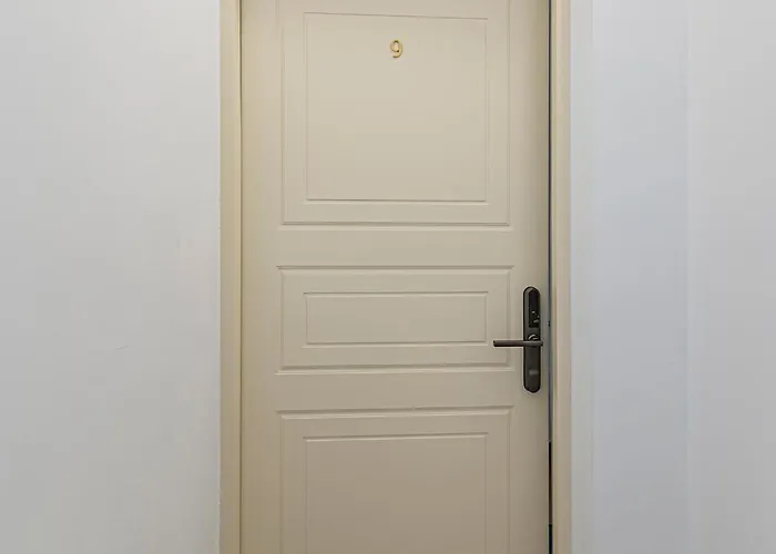 Park Avenue By Hostlovers *